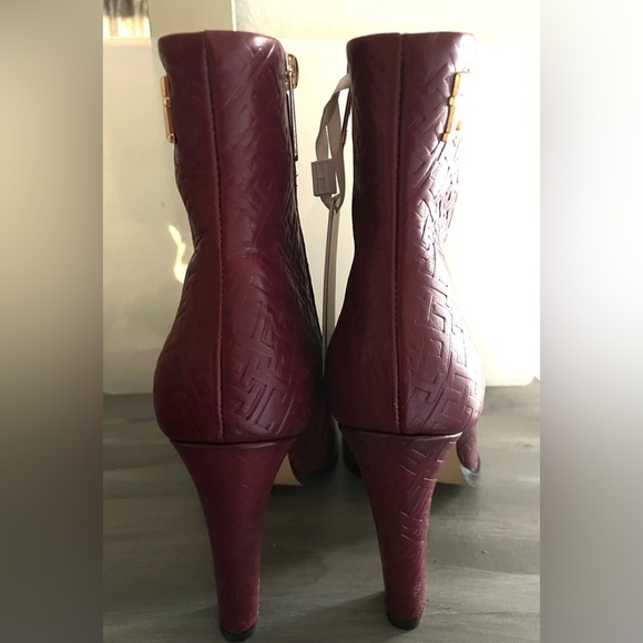 women's ankle boots, size 6, Tommy Hilfiger, burgundy. - Picture 3 of 8